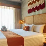 Sunny, Spacious & Amazing Amenities