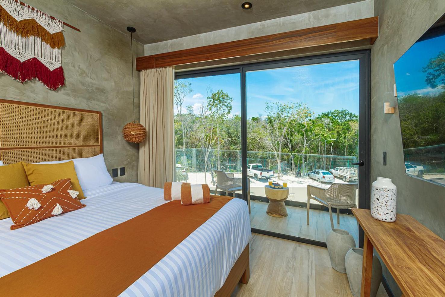 Sunny, Spacious & Amazing Amenities *